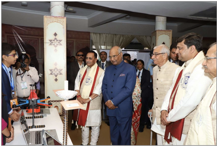 Showing the EAGLE A7’s sixth prototype to the President of India, Mr. Ram Nath Kovind; the Chief Minister of Gujarat, Mr. Vijay Rupani; the Governor of Gujarat, Mr. Om Prakash Kohli; and dignitaries.
